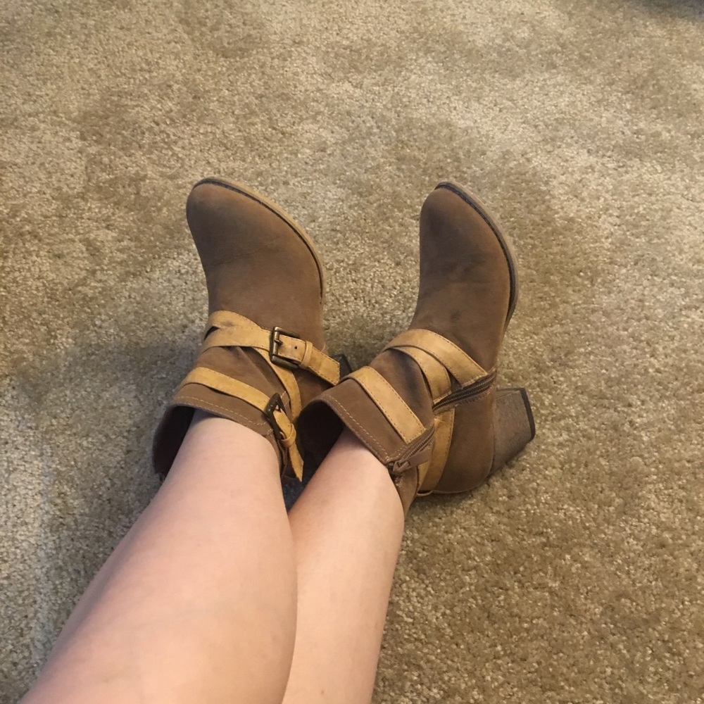 JustFab Justina Strappy Boots - Picture 4 of 8